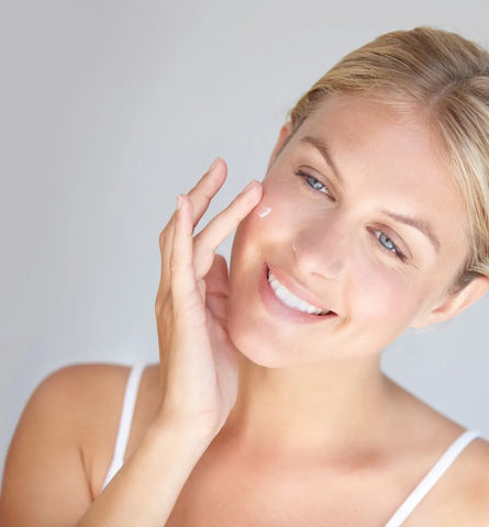 Blog Feed Article Feature Image Carousel: 7 Skincare Routine Mistakes That Are Making Your Pores Bigger (And How to Fix Them)