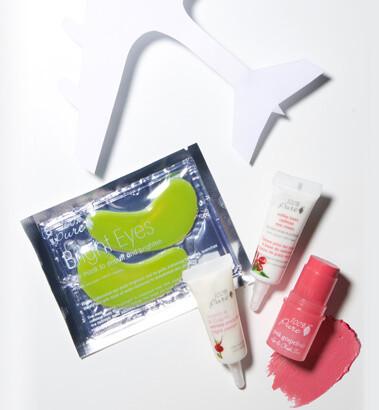 Blog Feed Article Feature Image Carousel: Essential Beauty to Pack for Carry On