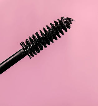  Eco-Friendly Lashes: The Surprising Benefits of Switching to Organic Mascara