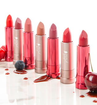  If you knew that your lipstick was made of crushed bugs and heavy metals, would you still use it? What if we told you the average woman EATS 4-8lbs of lipstick in her life? See how using a natural lipstick can benefit your health AND your beauty routine.
