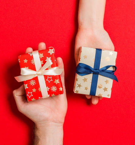 Blog Feed Article Feature Image Carousel: Holiday Gift Guide 2020 