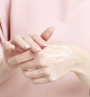  DIY Hand Mask for Dry Hands