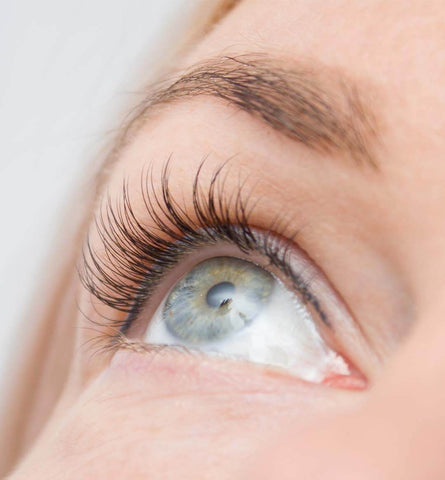 Blog Feed Article Feature Image Carousel: 5 Ways You Could Be Damaging Your Lashes 