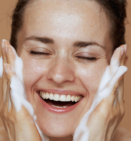 Blog Feed Article Feature Image Carousel: How Organic Facial Cleansers are Changing the Skincare Game 