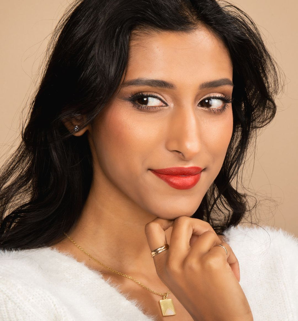 Make Your Foundation Look Flawlessly Natural Every Time – 100% PURE
