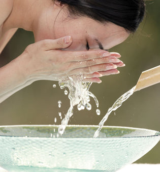  Unlock the Secret to Gorgeous Skin: The Benefits of Using Natural Face Cleansers