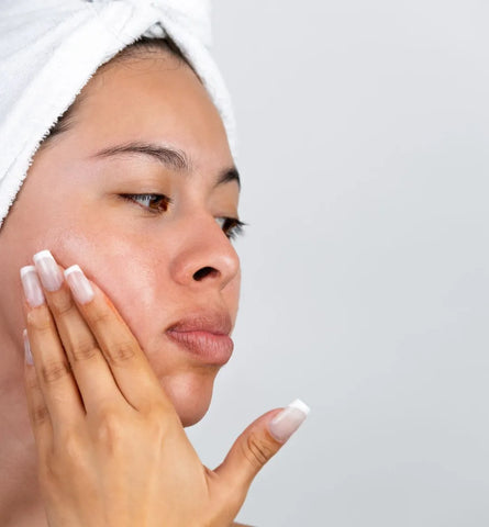 Blog Feed Article Feature Image Carousel: The Calming Botanicals That Help Skin Feel Safe and Supported 