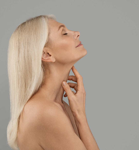 Blog Feed Article Feature Image Carousel: Age Gracefully with Makeup Techniques That Enhance Mature Beauty 