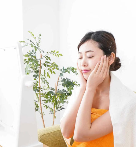 Blog Feed Article Feature Image Carousel: How to Listen to What Your Skin Is Asking For 