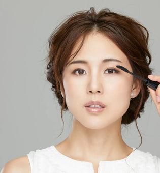  How to Remove Mascara Without Ripping Out Your Lashes (No Rubbing Required!)