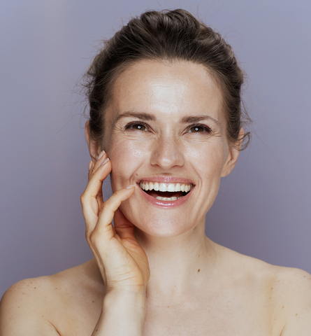 Blog Feed Article Feature Image Carousel: If You're in Your 40s, Try This Nighttime Skincare Routine 