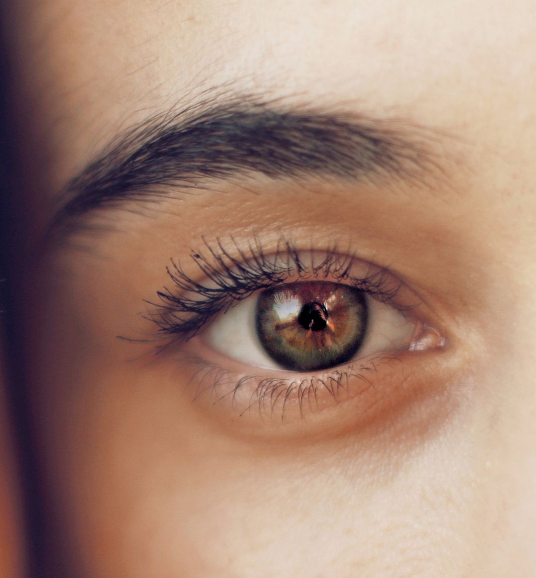 Hooded Eyes: Expert Makeup Techniques to Make Them Pop