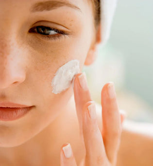  Master the Art of Moisturizer Layering: Expert Tips for Hydrated, Radiant Skin