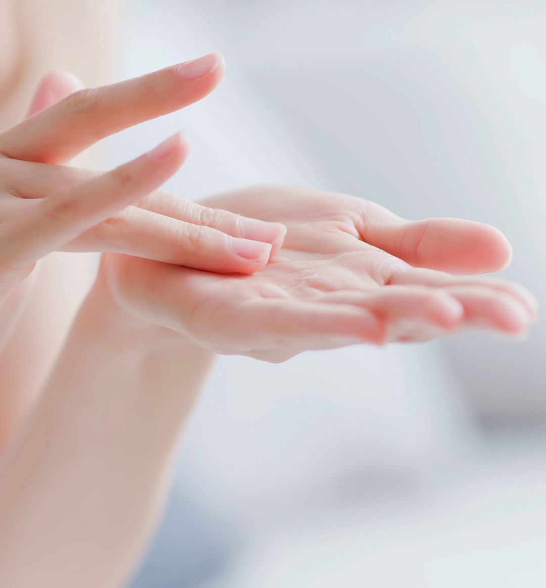 Should You Use Serum Before Or After Moisturizer? 100 PURE