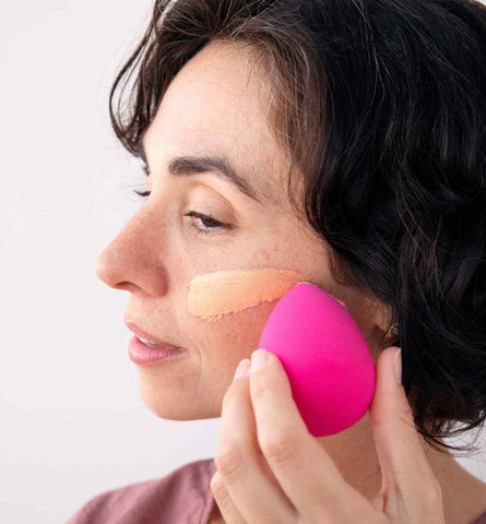 Blog Feed Article Feature Image Carousel: Should My Makeup Sponge Be Wet or Dry? 