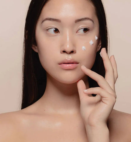 Blog Feed Article Feature Image Carousel: Skincare Cycling – Optimize Your Routine 