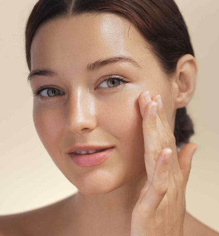 Blog Feed Article Feature Image Carousel: What is the best serum to minimize pores? 