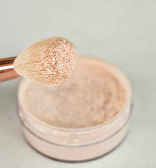  What’s the Difference Between Setting Powder and Finishing Powder? A Complete Guide