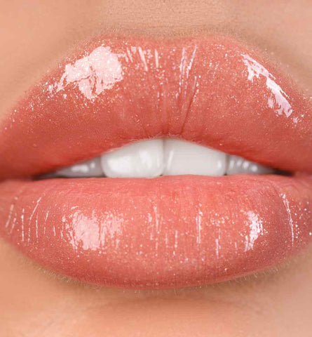 Blog Feed Article Feature Image Carousel: Which is better, lip oil or lip gloss? 