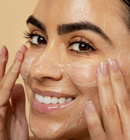 Blog Feed Article Feature Image Carousel: Why Every Top Beauty Guru is Obsessed with Cleansing Milk – And You Should Be Too! 