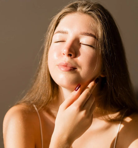 Blog Feed Article Feature Image Carousel: Summer-Ready Radiance The Lightweight Edit 