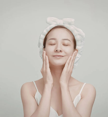 Blog Feed Article Feature Image Carousel: Your Spring Routine: Morning vs. Night 