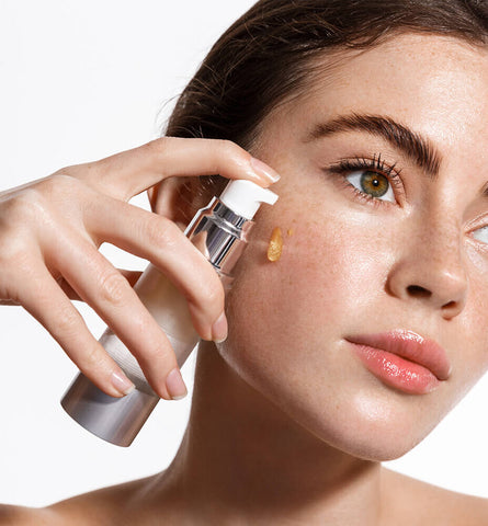 Blog Feed Article Feature Image Carousel: How to Use Vitamin C for Dark Spots 