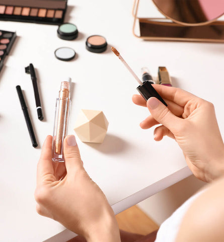 Blog Feed Article Feature Image Carousel: 5 Liquid Eyeshadows to Try This Fall 