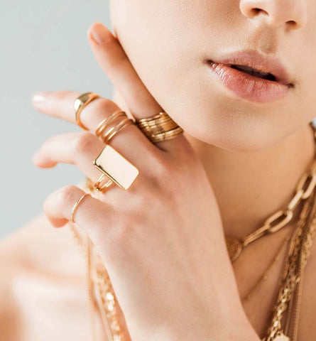 Blog Feed Article Feature Image Carousel: Jewelry Trends for 2022 