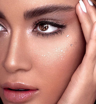  The Lazy Girl’s Guide to Taking Off Mascara Without Wrecking Your Skin
