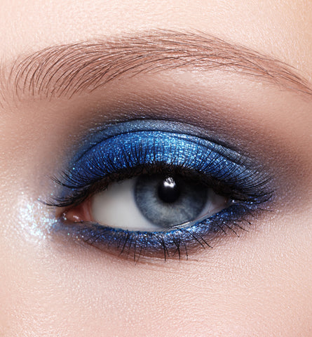 Blog Feed Article Feature Image Carousel: 6 Ways to Wear Blue Makeup in 2021 
