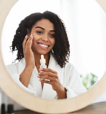 Blog Feed Article Feature Image Carousel: Should You Use Face Oil Before Or After Moisturizer? 