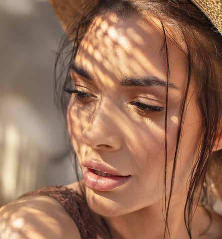 Blog Feed Article Feature Image Carousel: 7 Ways to Sweat-Proof Your Summer Makeup 