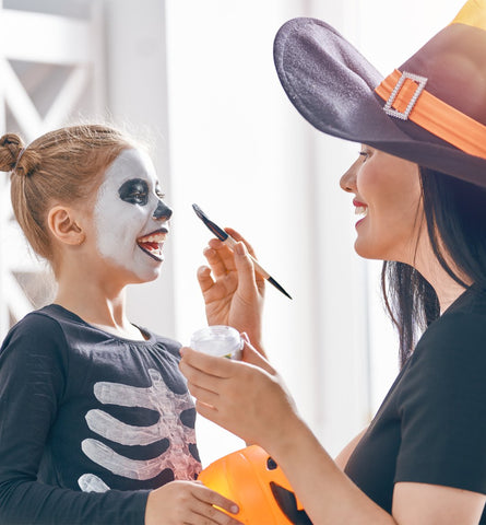 Blog Feed Article Feature Image Carousel: Tips for a Non-Toxic Halloween 