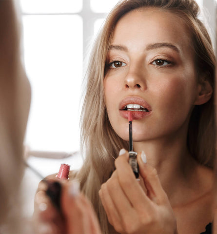 Blog Feed Article Feature Image Carousel: How to Make Makeup Last All Day 