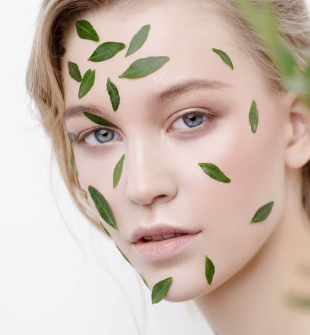Blog Feed Article Feature Image Carousel: 5 Benefits of Using a Green Tea Cleanser 