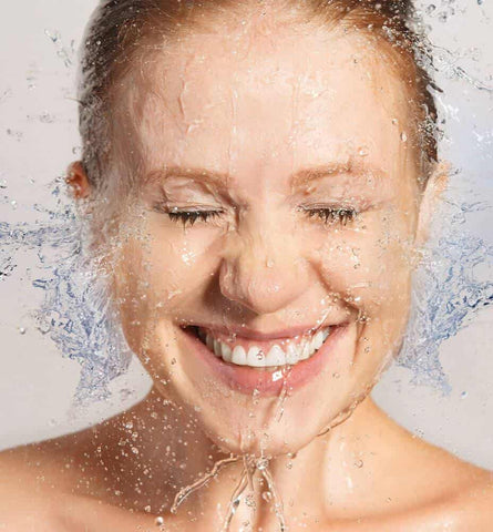 Blog Feed Article Feature Image Carousel: How to Hydrate Skin for a Brighter Glow 