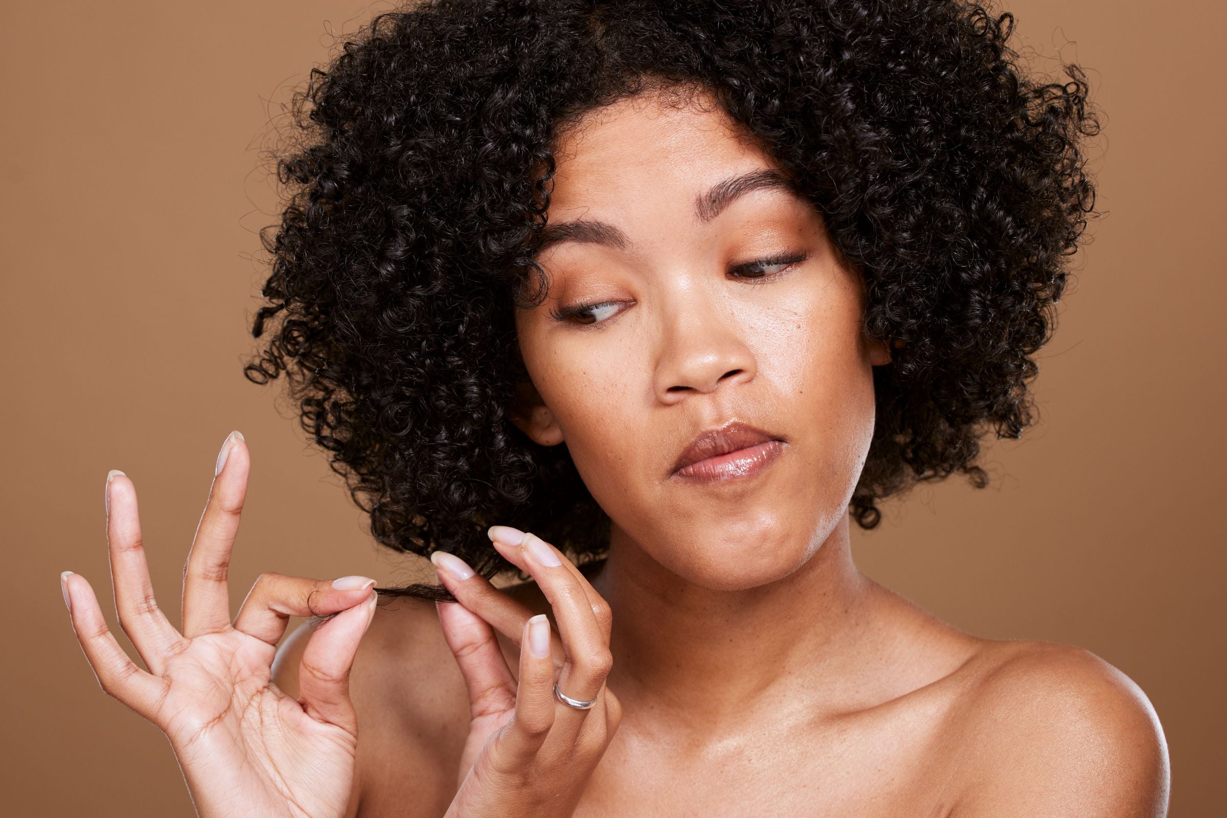 The_Ancient_Secret_How_Rosemary_Oil_is_Revolutionizing_Hair_Growth