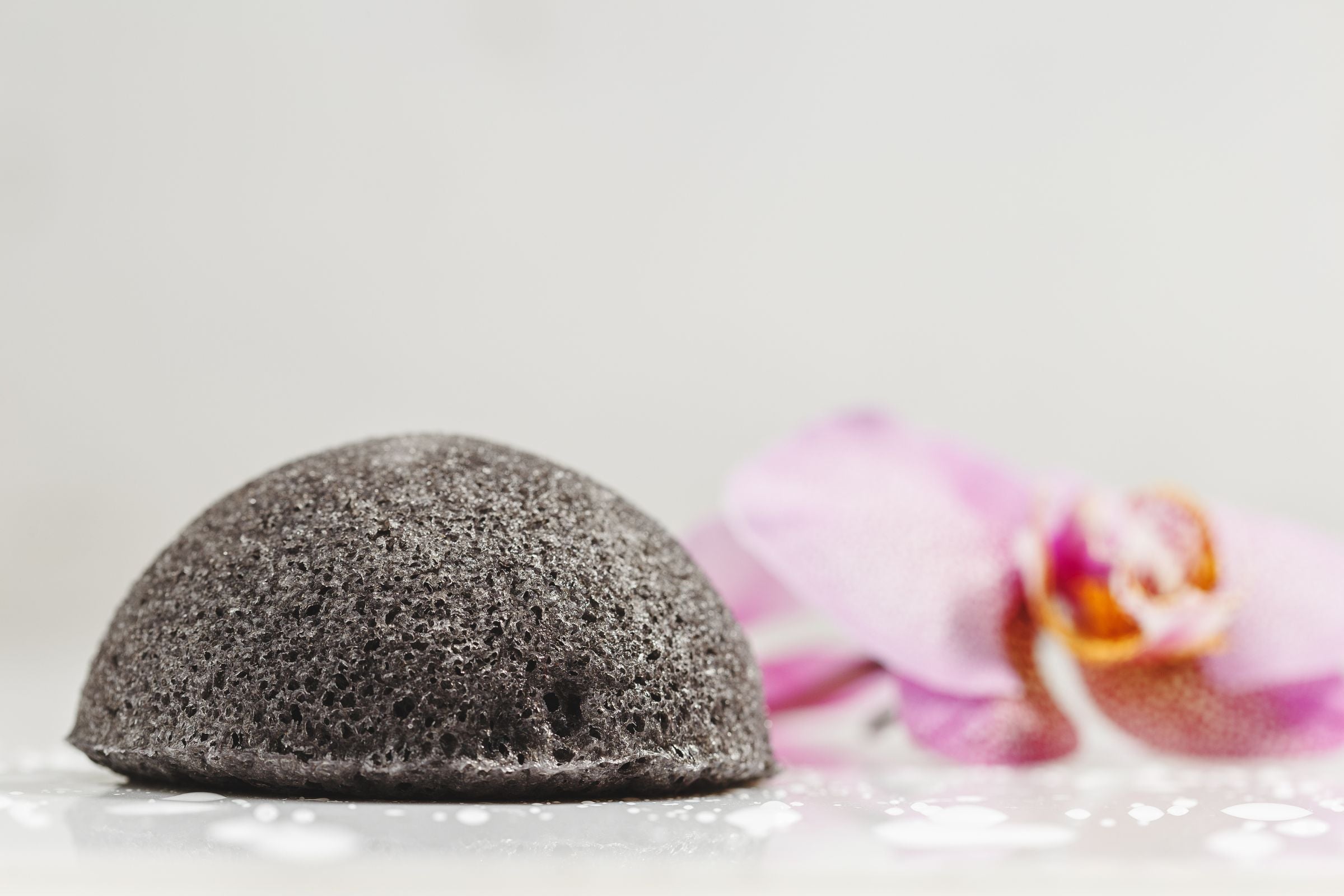 Cover_Photo_-_100_PURE_Transform_Your_Skin_with_the_Power_of_Konjac_Sponges