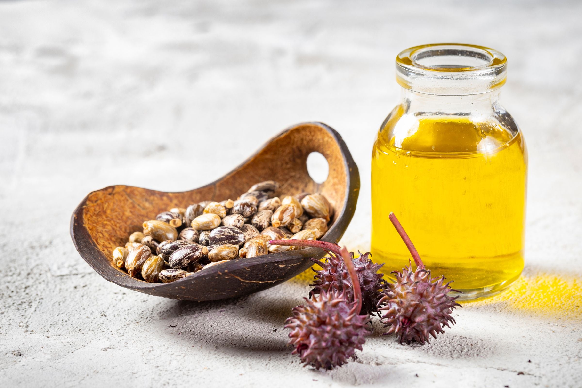 Cover_Photo_-_100_Pure_How_to_Use_Castor_Oil_for_Dry_Skin_Wrinkles_and_More_According_to_Dermatologists
