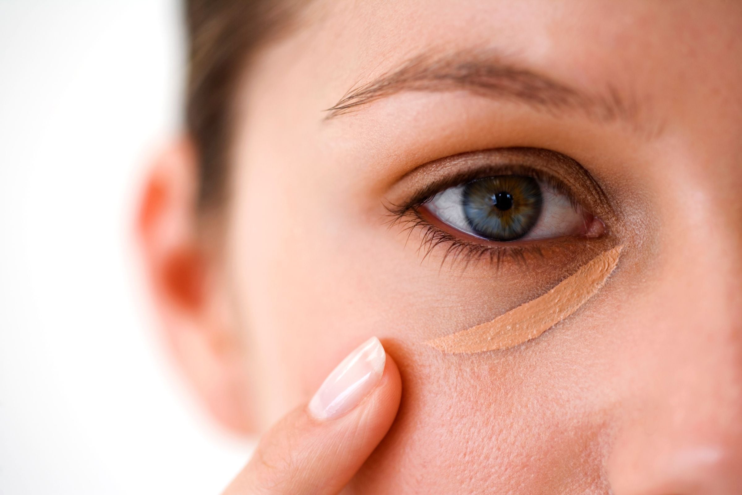 Cover_Photo_-_100__Pure_How_To_Stop_Your_Under_Eye_Concealer_from_Creasing