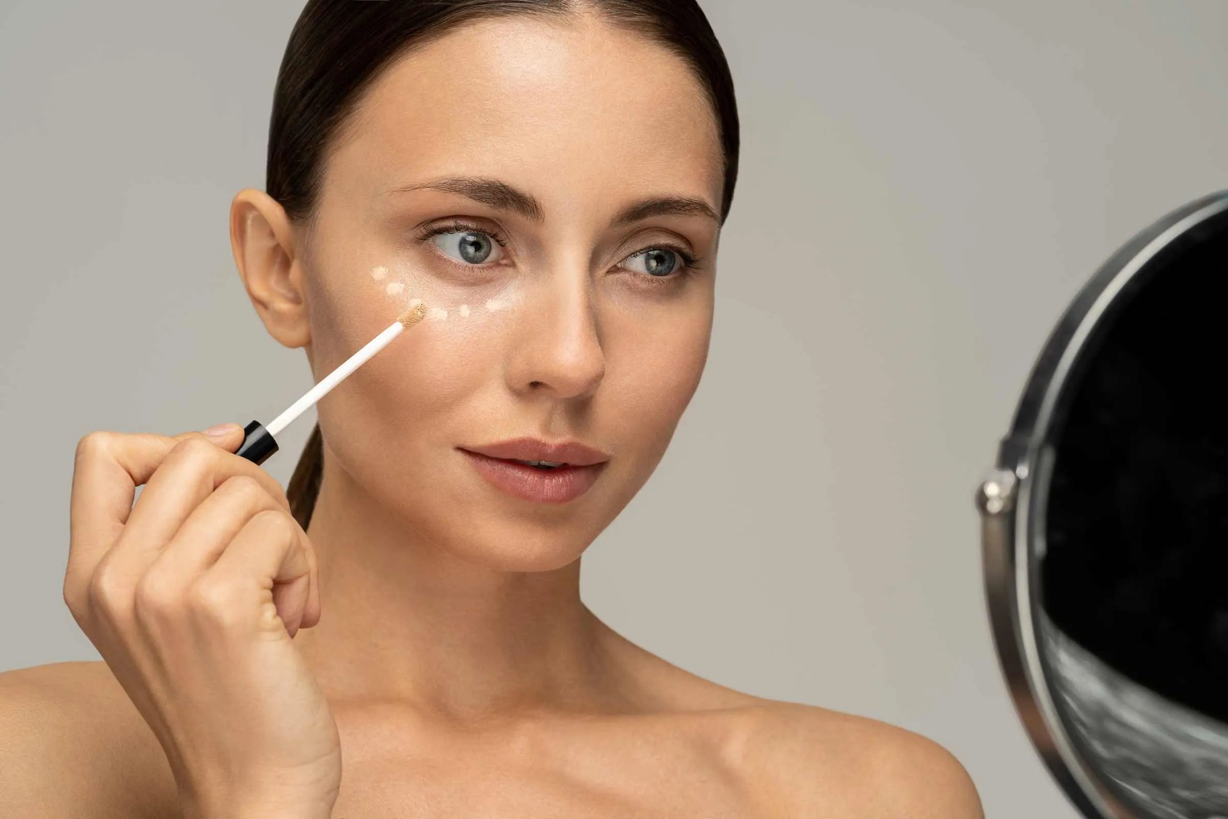 Cover_Photo_100_PURE_Concealer_vs_Foundation_Which_One_Comes_First_When_Should_You_Use_Both