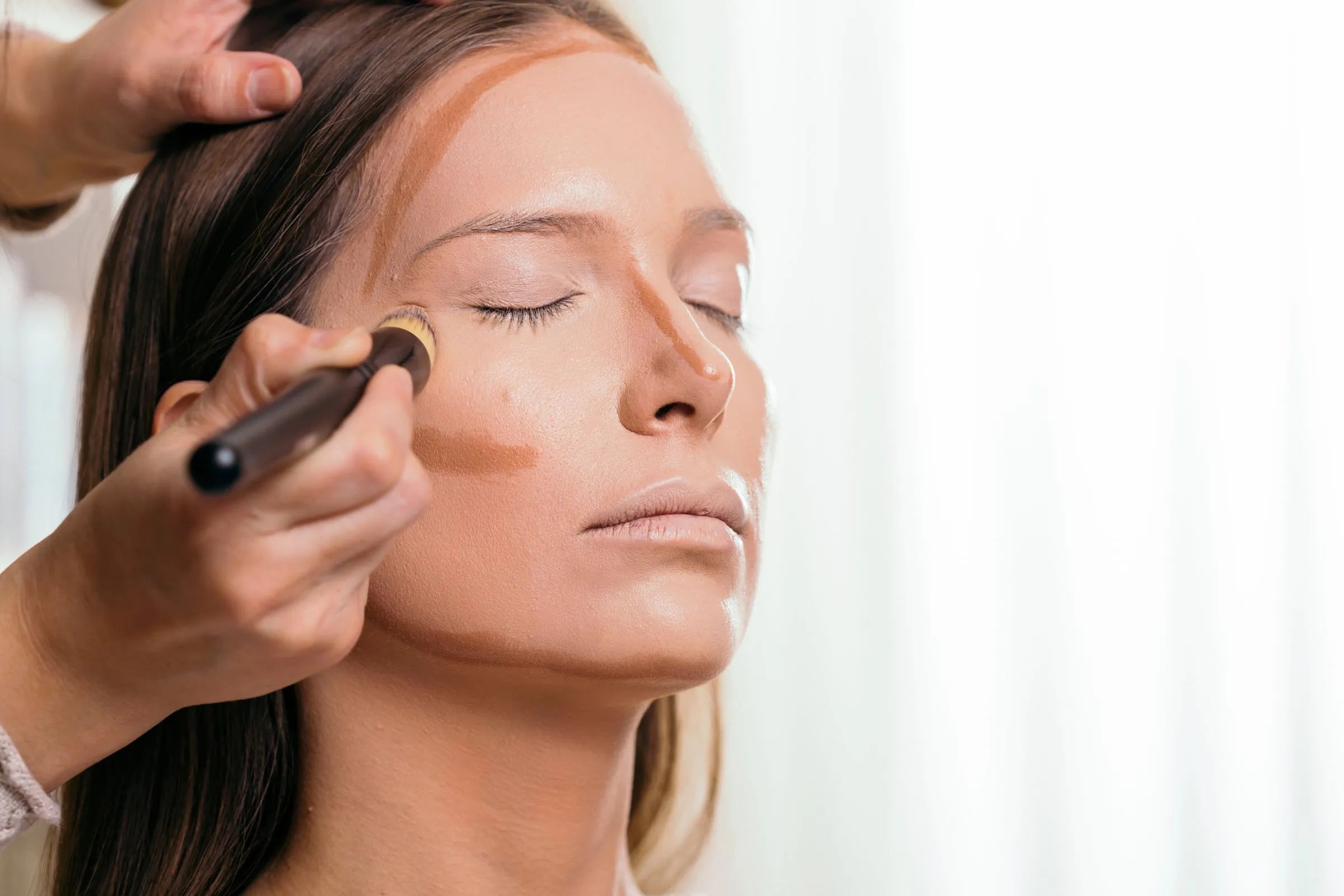 Define_Contouring__The_One_Makeup_Trick_That_Makes_You_Look_Instantly