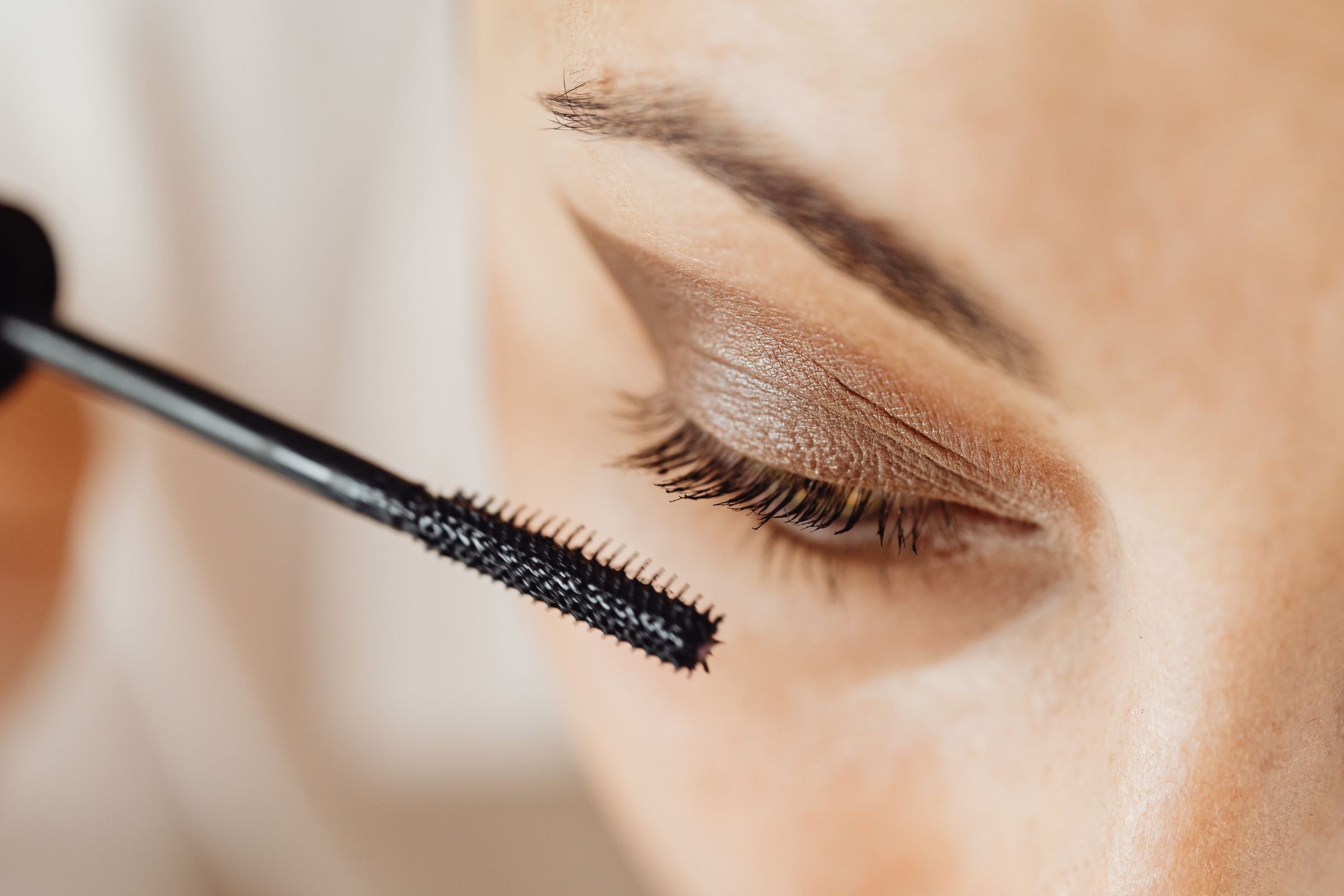 Cover_Photo_100_PURE_Discover_the_Best_Organic_Mascara_for_Sensitive_Eyes