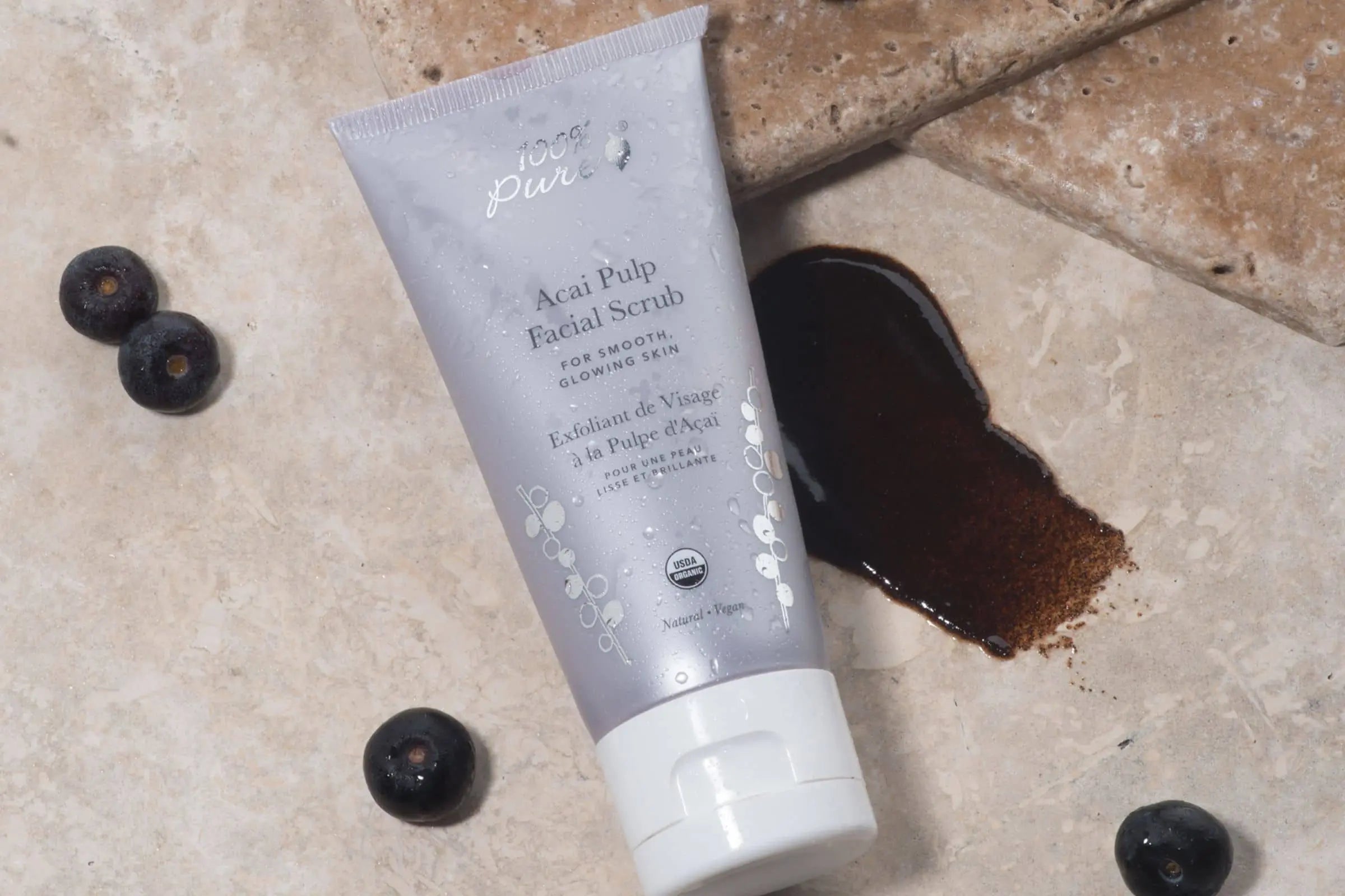 Exfolia con un cuidado de la piel 100% puro y natural.