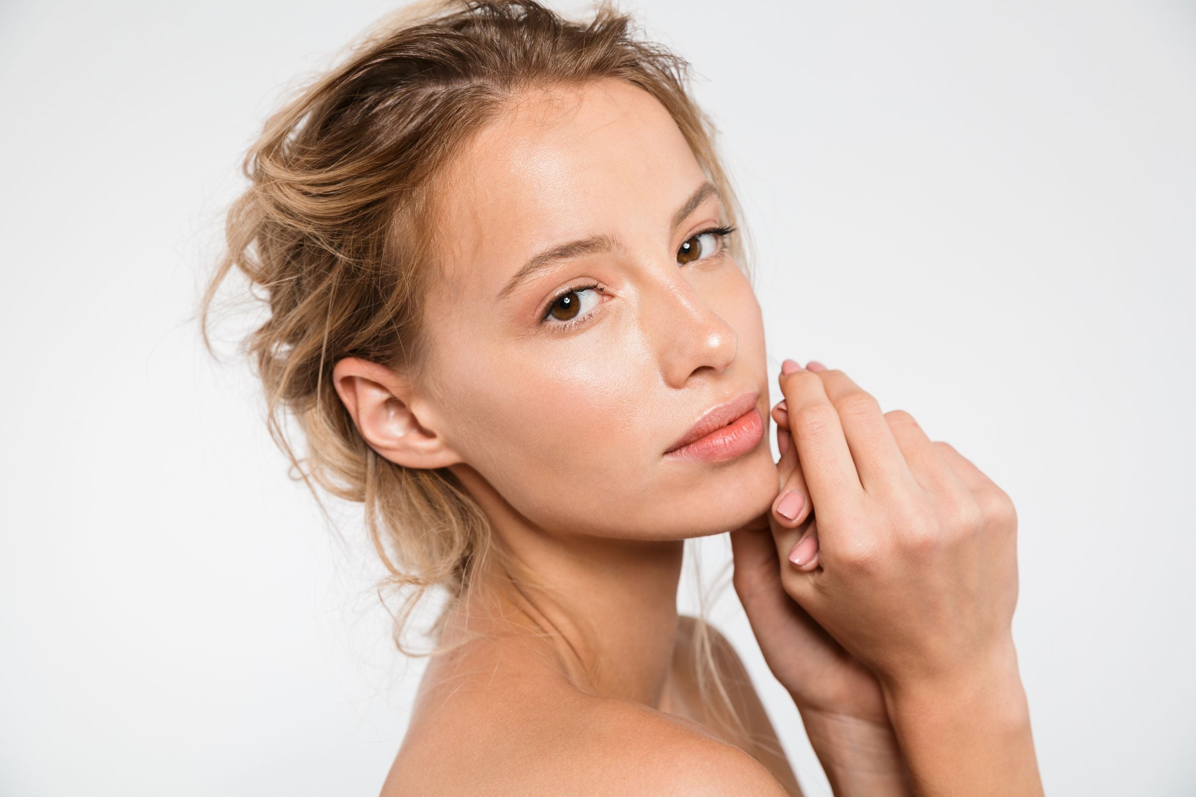 100_PURE_How_to_Achieve_Radiant_Skin_Without_Makeup