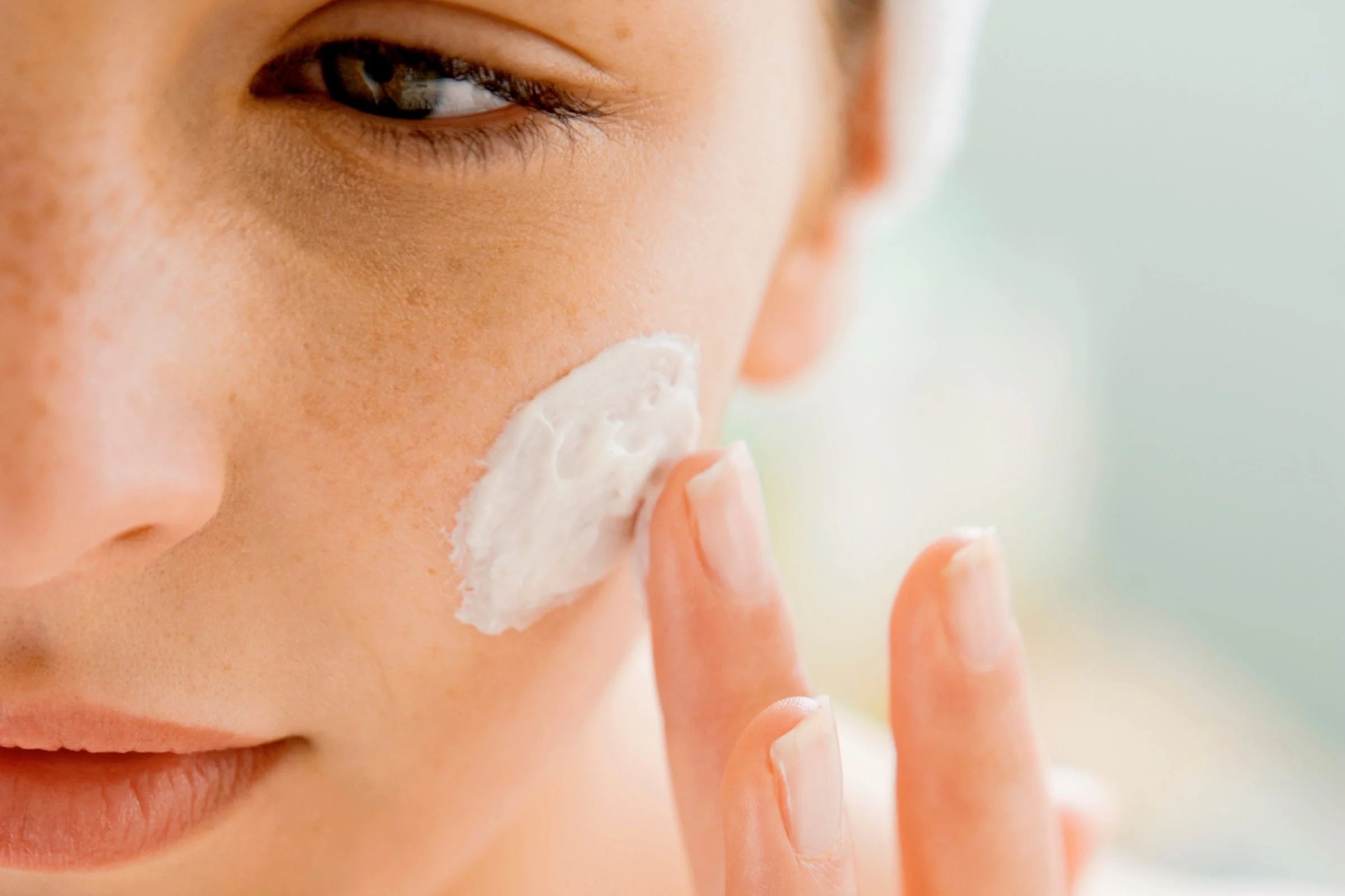 Cover_Photo_100_PURE_Master_the_Art_of_Moisturizer_Layering__Expert_Tips_for_Hydrated_Radiant_Skin