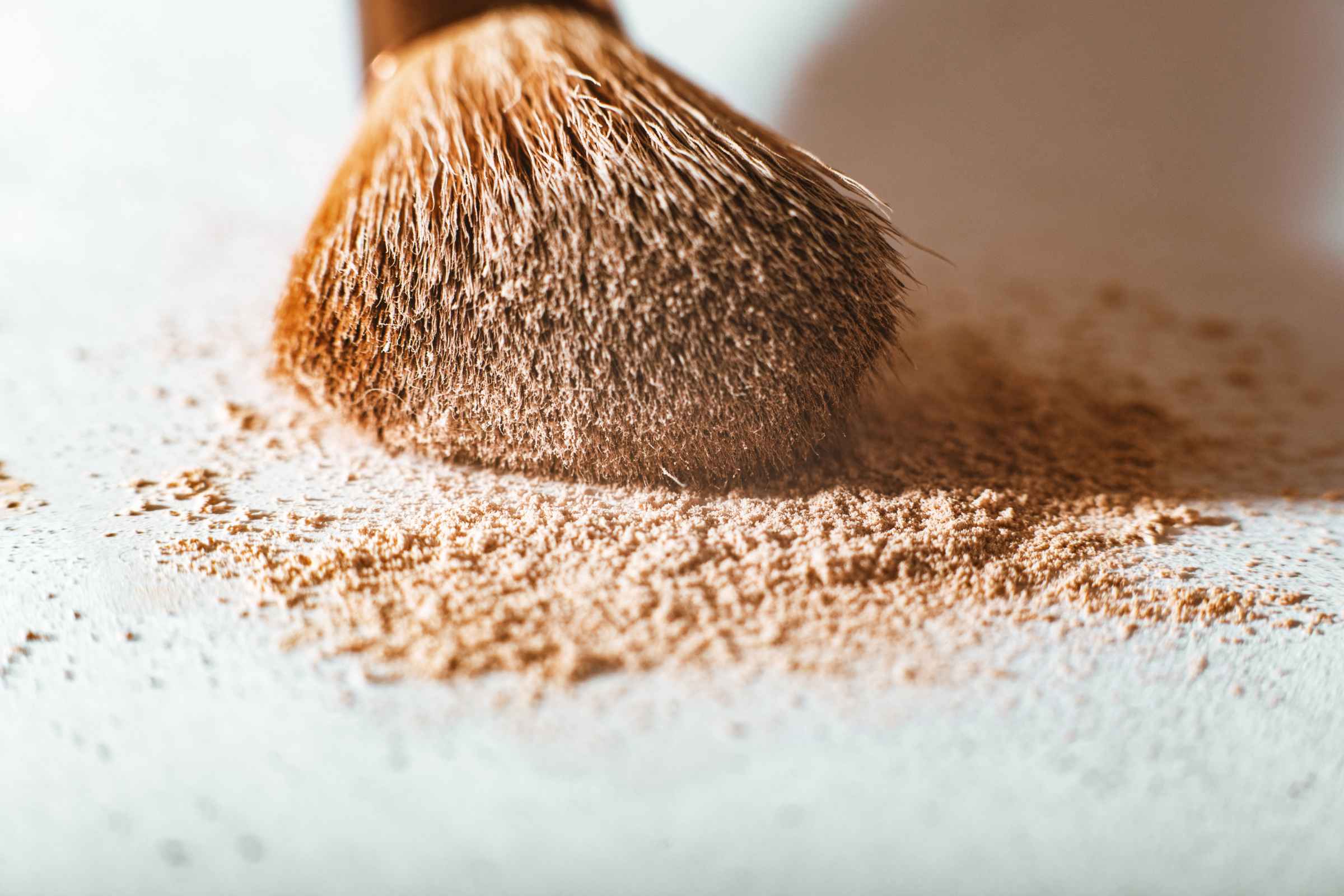 Cover_Photo_100_PURE_Setting_Powder_vs._Finishing_Powder__What_s_the_Difference_Which_One_Do_You_Need