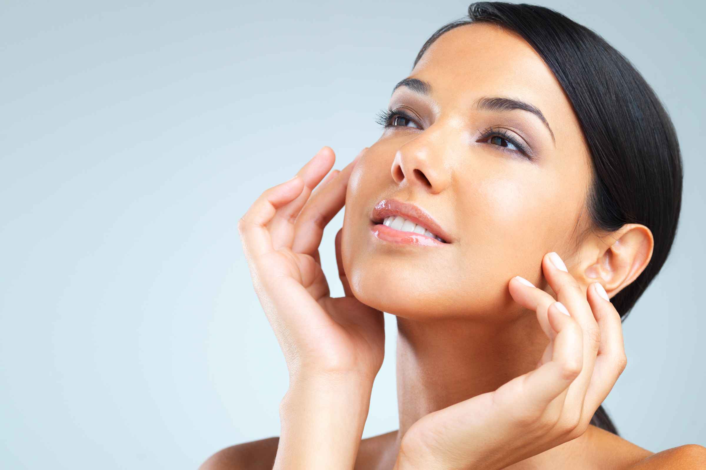 Cover_Photo_100_PURE_The_Best_Makeup_for_Olive_Skin_Tone__Foundations_Colors_Application_Tips