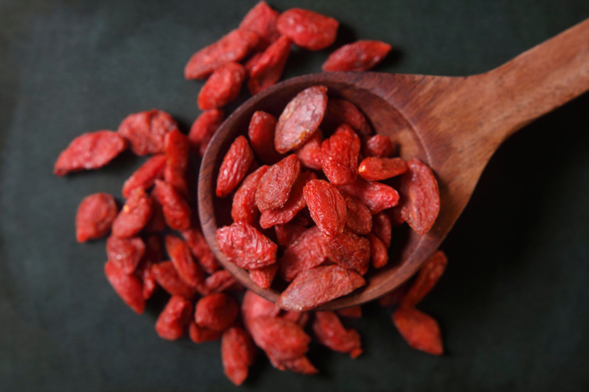 Cover_Photo_100_PURE_Unlocking_the_Antioxidant_Power_of_Goji_Berries_for_Skin_Health